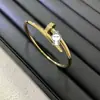 Pulsera de Uñas Gruesa Clásica de Moda para Mujer, Oro Rosa de 18 Quilates, Pulsera Personalizada Estilo Ins Cielo Estrellado para Parejas de Hombres, Versión de Alta Gama