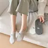 Calcetines Antideslizantes para Mujer Tipo Barco, Calcetines de Algodón, Calcetines Cortos de Corte Bajo, Bordado de Dibujos Animados en Gris, Invisibles, Delgados Estilo Primavera