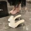 Chinelo de Salto Alto de Nicho Peludo para Mulheres Usarem Fora 2025 Novo Verão Estilo Fada Casual Sandálias Versáteis
