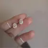 Pendientes de plata 925 con pasador para puestos callejeros y mercados nocturnos, moda coreana para mujer, artículos populares de transmisiones en vivo de influencers, pendientes de lujo ligero al por mayor