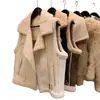 Chaleco de imitación de borrego para mujer, nuevo estilo otoño e invierno 2026, corte holgado versión coreana, gamuza sintética y pelo integrados, prenda de abrigo elegante