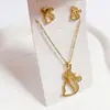 Nova Oferta Especial Moda Desenho Animado Aço Titânio Colar com Brincos de Diamante Feminino Luxo Leve alta qualidade Preservação de Cor Conjunto Colar Pulseira