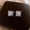 Pendientes de Plata con Aguja Estilo Retro Francés con Goteo de Aceite Calados Hojas Perlas Pendientes de Nicho de Gama Alta Pendientes Sencillos de Moda para Mujer