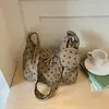Bolsa de Ombro Único com Bolinhas Estilo Coreano Feminina 2026 Nova Grande Capacidade para o Trabalho Casual Bolsa Transversal Estudante Versátil Bolsa de Ombro