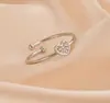 Anel Estilo Ins Novo Estilo Transfronteiriço, Anel de Dedo Feminino Simples, Aço Inoxidável Dourado 18K Pequeno Coração Anel de Dedo Coração