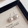 Pendientes de Perla con Puntos de Ola Blancos y Negros para Mujer, Pendientes Elegantes Versátiles 2024 Nuevos Pendientes Explosivos de Lujo Ligero con Sentido de Gama Alta