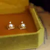 Aretes de Perla con Corona de Circonita Aguja de Plata, Pendientes Vintage Elegantes de Lujo Ligero Versátiles con un Diseño Único para Mujer