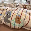 Juego de Ropa de Cama de Cuatro Piezas 100% Algodón Puro con Dibujos Animados Cepillado Otoño/Invierno Sábana de Toalla Engrosada Funda de Edredón Suministros para Dormitorio de Estudiantes