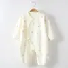 Roupa de algodão com borboleta para bebê macacão de bebê peça única proteção para a barriga do recém-nascido cardigã macacão de manga comprida para recém-nascido em estoque