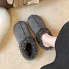 Estilo Nuevo Invierno 2026 Zapatillas de Algodón Cálidas de Corte Bajo Planas sin Cordones con Forro de Borrego y Cubierta de Piel para Mujer