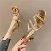Sandálias de Salto Alto Estilo Socialite de Luxo Leve para Mulheres, Novo Modelo Verão 2026, Deslumbrantes Slip-Ons de Bico Aberto com Strass para Uso Externo