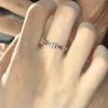 Anillo Anillo de Möbius para Mujer, Lujo Ligero, Gama Alta, Simple, Versátil, Moderno y Anillo Personalizado