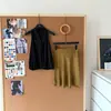 Top Elegante Urbano Feminino com Decote em V e Gola Halter, Sem Mangas, Slim-Fit, com Cós Elástico de Seda de Cobre Amônia