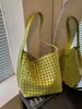 Bolso Cubo Retro Tejido de Gran Capacidad para Mujer 2026 Primavera Nuevo Versátil Textura de Alta Calidad Bolso de Hombro/Axila