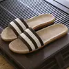 Nuevas zapatillas de lino para mujer, verano, para parejas, de interior, con suela gruesa, antideslizantes, para el hogar, con dibujos, para suelo de madera, venta al por mayor
