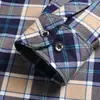 Camisa Gruesa Forrada de Polar para Hombre para Primavera, Otoño e Invierno, Cuadros Casual Retro Estilo Hong Kong Moda Callejera Europea y Americana Venta al por Mayor Transfronteriza