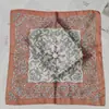 Lenço quadrado estampado de leopardo lenço feminino coreano de seda versátil lenço de cabelo lenço retro flor de caju lenço quadrado pequeno atacado