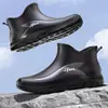 Botas de lluvia de alta calidad para hombre, de caña corta, impermeables, casuales, adecuadas para uso en exteriores, uso en la cocina, antideslizantes, con suelas gruesas, ideales para pescar y trabajar