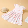 Vestido de Verano para Niñas 2026 Nuevo Estilo Estampado de Corazones Floral Pequeño y Mediano para Niños con Mangas Volantes Suave y Transpirable para Uso al Aire Libre
