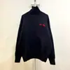 Tentación del Corazón ~ Jacquard de Carta de Amor Roja Cuello Alto Contrastante Top Tejido Holgado Perezoso Moda para Hombres y Mujeres