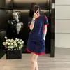 Conjunto deportivo casual holgado adelgazante para mujer, moda verano 2026, camiseta de manga corta a rayas que reduce la edad y conjunto de dos piezas de pantalones cortos