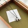 Collar de Metal con Flor de Pony Personalizado para Mujer 2026 Estilo Nuevo Diseño Único de Nicho Cadena para Clavícula Cadena Larga para Suéter