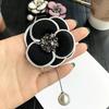 Coreano Dongdaemun Temperamento Otoño e Invierno Brillante Pedrería Retro Camelia Corsage Broche Aguja de una palabra Cuello Perla Mujeres