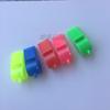 Color silbato de juguete árbitro silbato para niños silbato pequeño forma OK sin cuerda animar aficionados Suministros para juegos