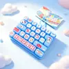 Estación de Alivio del Estado de Ánimo Teclado de 26 Teclas Alivio del Estrés Teclado Mecánico Llavero Juguete Colgante para Bolsa Regalo