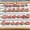 Talla en Madera de Ciprés Rojo, Labubu Rose Satín Seda Peces Cuentas Sueltas y Otros Accesorios de Joyería Budista DIY Cadena para Teléfono Móvil