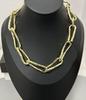 Celebridad de internet sasa mismo estilo europeo y americano retro de alta gama textura de cadena gruesa collar de cadena cubana industria pesada foto callejera cadena clavicular