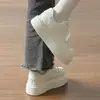 Zapatillas blancas súper populares 2026 para mujer para combinar con faldas, zapatillas de estilo nuevo primavera 2026, mocasines, zapatos de suela gruesa que aumentan la altura