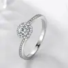 JZ455 Brazo de Torsión Brote Pequeño Micro Ajuste Diamante de Simulación 50 Puntos Par de Anillos para Mujer Primer Anillo de Diamante Retro