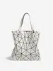 Bolso de hombro tipo tote geométrico acolchado de gran capacidad, estilo nuevo de primavera, simple y moderno, versátil y a la moda, de Japón y Corea