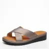 Pantuflas para Mujer Verano 2019 Nuevos Sandalias Planas Onduladas de Moda Estilo Coreano de Salida de Una Correa Tiendas Playa Comercio Exterior Explosiones