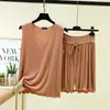Colete de modal, estilo fino, verão 2026, tamanhos grandes, conjunto de 2 peças para casa, camiseta básica fresca com decote V, shorts soltos