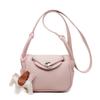 Design Coreano de Nicho Bolsa de Mão Simples e Fashion para Mulheres Tendência Verão 2025 Nova Bolsa Transversal de Alta Qualidade para o Dia a Dia