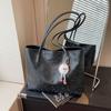 Bolso de mano individual de gran capacidad para mujer, bolso de hombro versátil y moderno, bolso de mano sencillo para ir al trabajo, primavera y verano 2025.