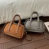 Bolso de axila para mujer de alta gama, lujo ligero, nicho, nuevo modelo otoño e invierno 2026, bolso de hombro exquisito para el día a día