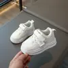 Zapatos de Lona Bajos para Niñas Suela Suave Zapatos de Bebé Nuevo Estilo Primavera y Otoño 2025 Zapatos Deportivos para Niños Zapatos Blancos para Niños Modernos