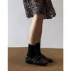 Couro macio com textura de couro bovino, sapatos de velcro planos de fundo baixo retrô, sapatos pequenos de couro Mary Jane femininos, novos, de verão, versáteis e confortáveis.