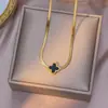 Exquisita cadena de eslabones simples trébol de cuatro hojas cadena para la clavícula de acero de titanio moda para chicas temperamento diseño de nicho sentido de diseño traje de lujo ligero