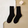 Calcetines para mujer para otoño e invierno, forrados de felpa y engrosados, calcetines de felpa para el suelo, calcetines de felpa de media pantorrilla, calcetines de dormir de invierno, calcetines de colores dulces