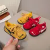 Zapatillas Deportivas Infantiles 2026 Primavera Nuevo Estilo Zapatillas de Entrenamiento Alemanas para Niños Suela Suave Antideslizantes Versátiles Casuales Zapatos para Niños Pequeños Bebé