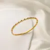 Pulseira de Aço Inoxidável Anel Aberto em Forma de C 18K Não Desbota Feminina Luxo Leve High-End Pulseira de Aço Titânio Banda Lisa Direto do Fabricante
