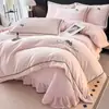 Capa de Cama de Leite Fleece Bordada Espessa Conjunto de Quatro Peças Outono e Inverno Lençol Quente Capa de Edredom Lençol de Elástico Casa Sensação de Luxo Roupa de Cama