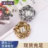 Flor Rosa Metal Pequeño Fragancia Abrigo Ropa Gabardina Ropa de Lana Botones Sensación de Alta Gama