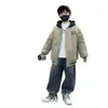 Chaqueta de Algodón con Letras para Niños Otoño/Invierno 2026 Cárdigan Grueso Superior Holgado Casual con Capucha Abrigo Cálido de Algodón para Niños