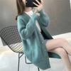 Moda coreana 2023 Otoño e Invierno Nuevo suéter de cuello en V de color sólido Chaqueta de manga larga para mujer Suéter de punto suelto Cárdigan de longitud media