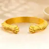 Tienda de Oro Mismo Estilo Oro Imitación Tres Dimensional Gatito Cascabel Pulsera para Mujeres, Brazalete Abierto Versátil de Gama Alta, Fuente para Transmisión en Vivo